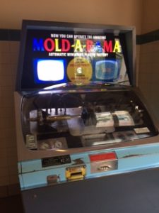 Mold-O-Rama at the Brookfield Zoo